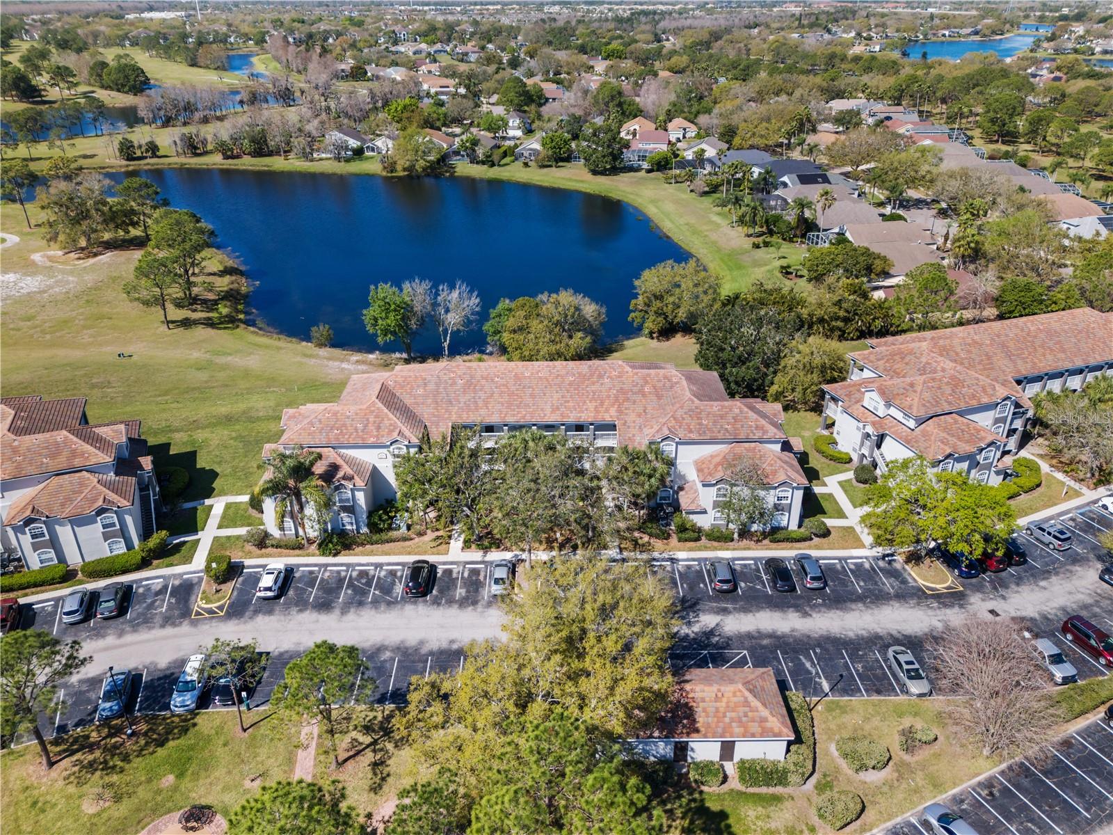 Image 28 of 31 For 13929 Fairway Island Drive 825