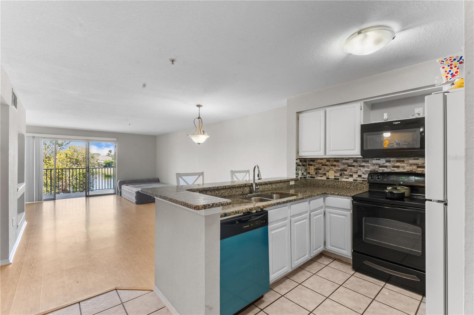 Image 3 of 31 For 13929 Fairway Island Drive 825