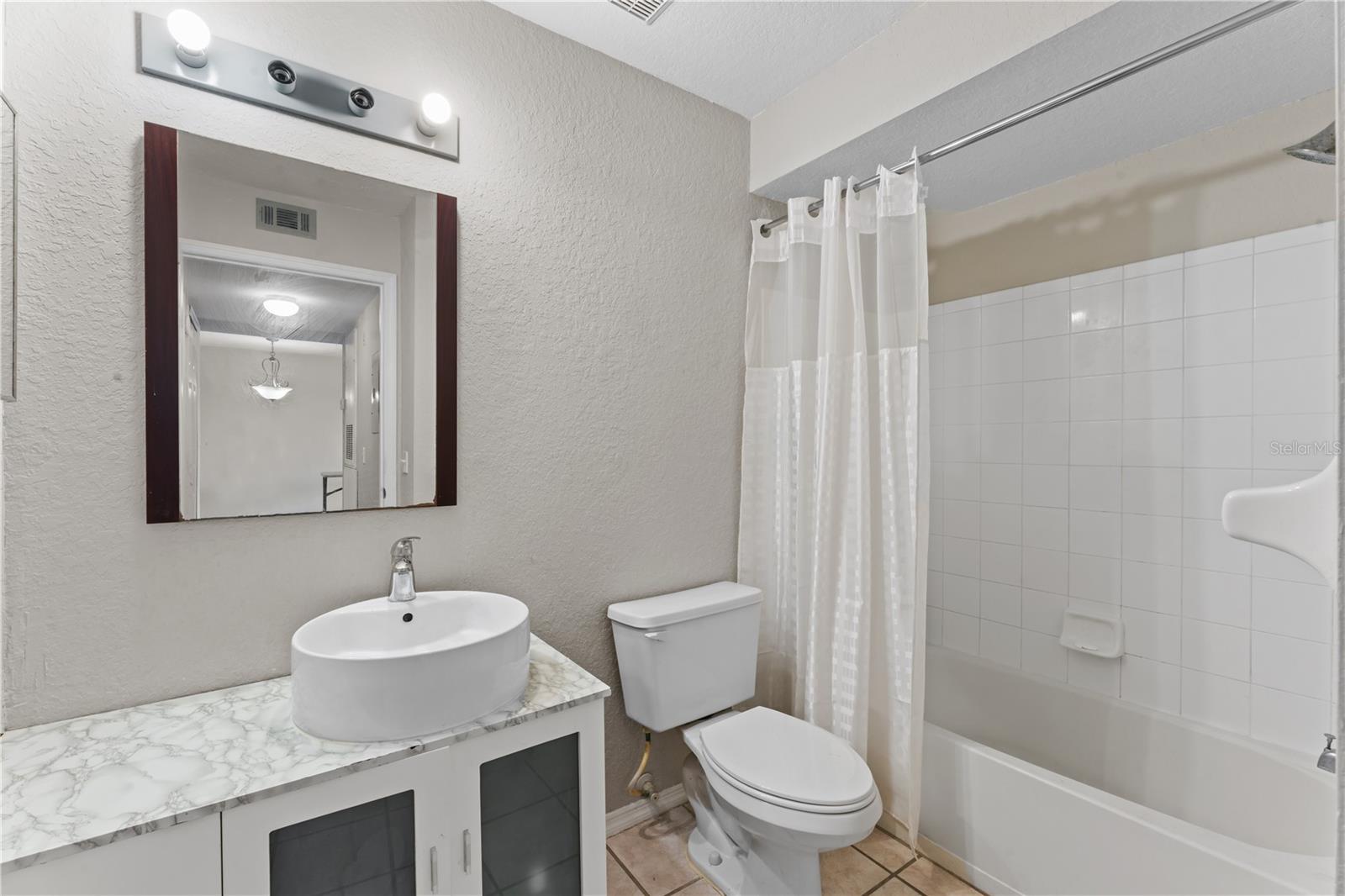 Image 8 of 31 For 13929 Fairway Island Drive 825