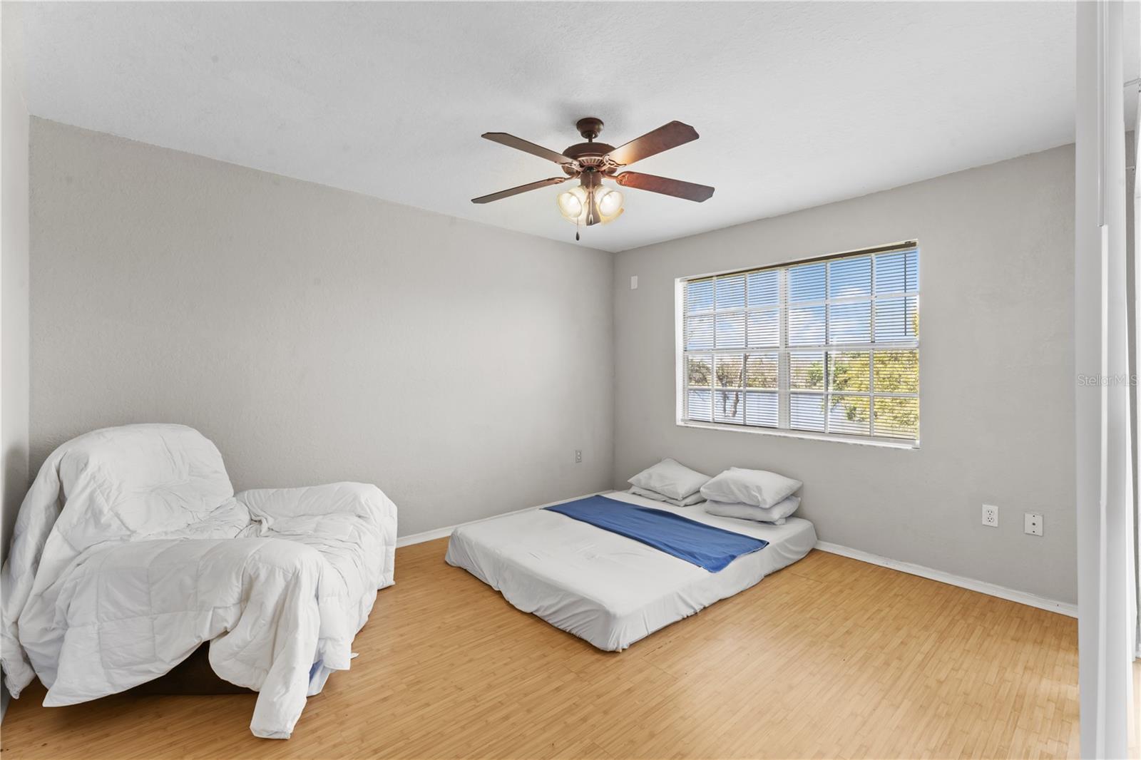 Image 9 of 31 For 13929 Fairway Island Drive 825