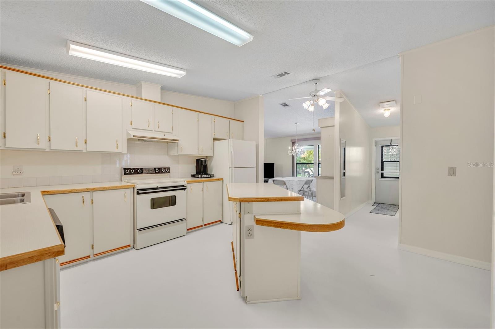 Image 14 of 39 For 750 Polo Park Boulevard