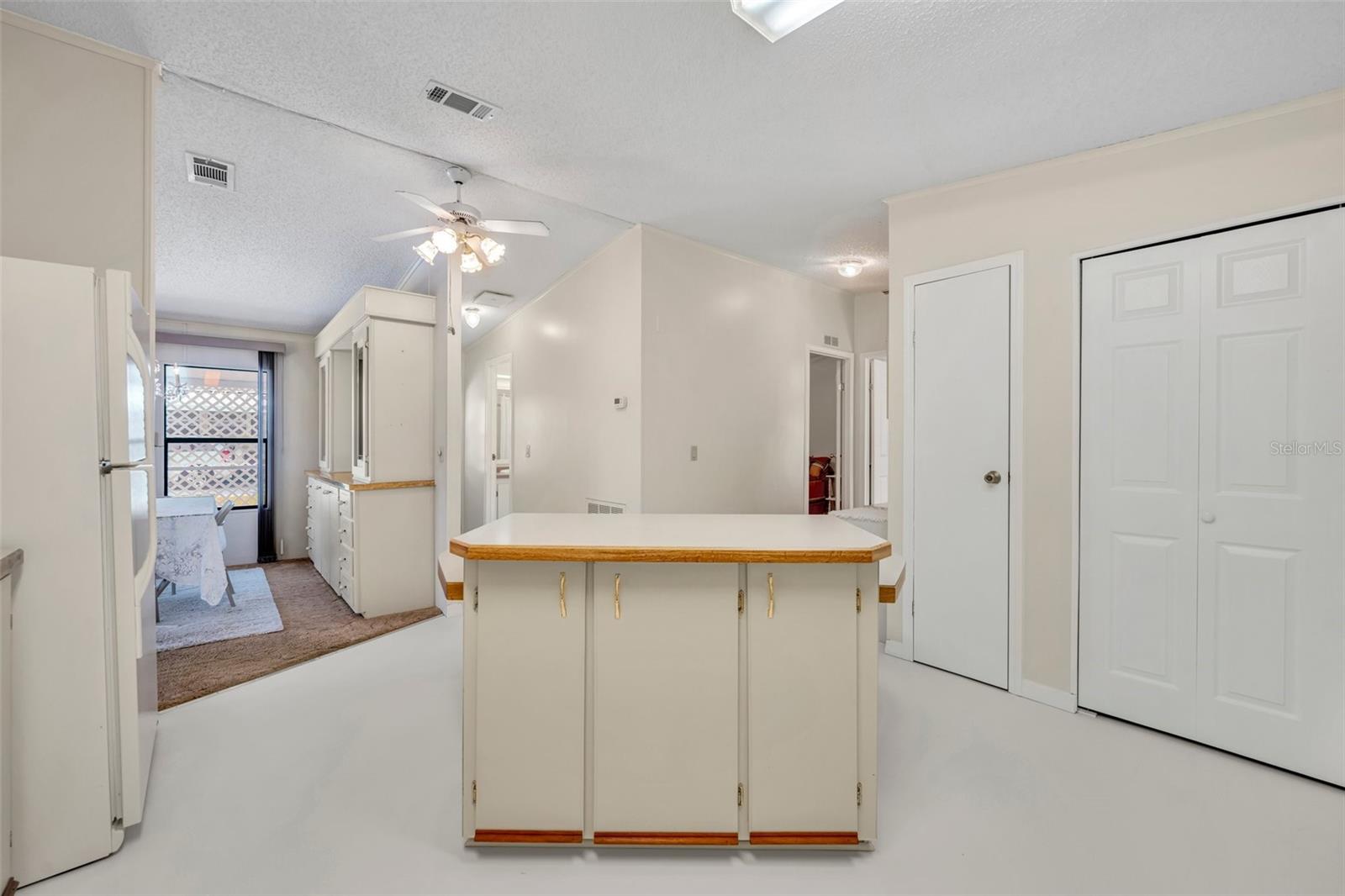 Image 16 of 39 For 750 Polo Park Boulevard