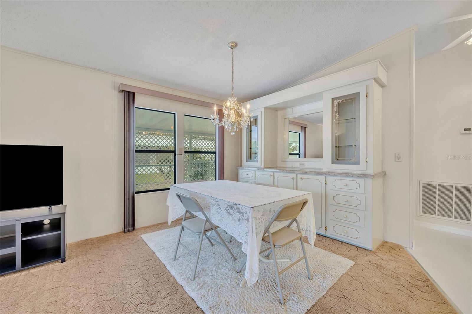 Image 27 of 39 For 750 Polo Park Boulevard