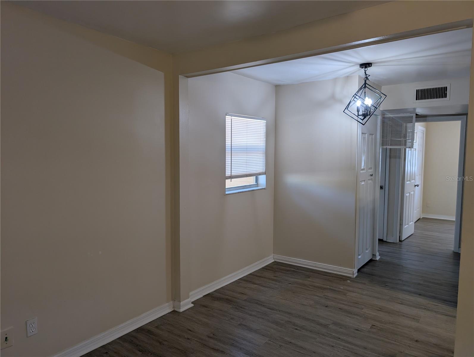 Image 5 of 17 For 8944 Temple Terrace Highway 8948