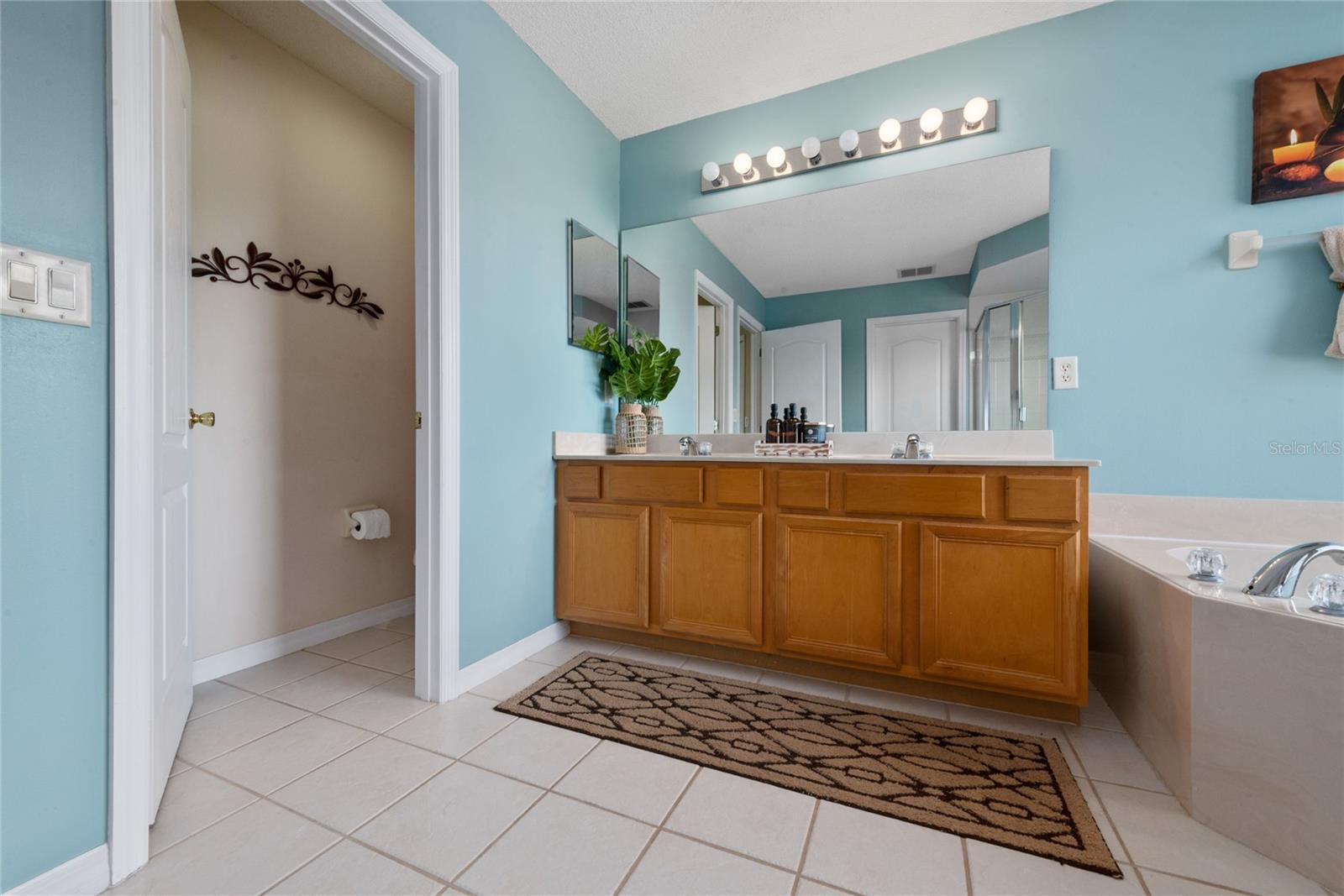 Image 17 of 36 For 5007 Bellthorn Drive