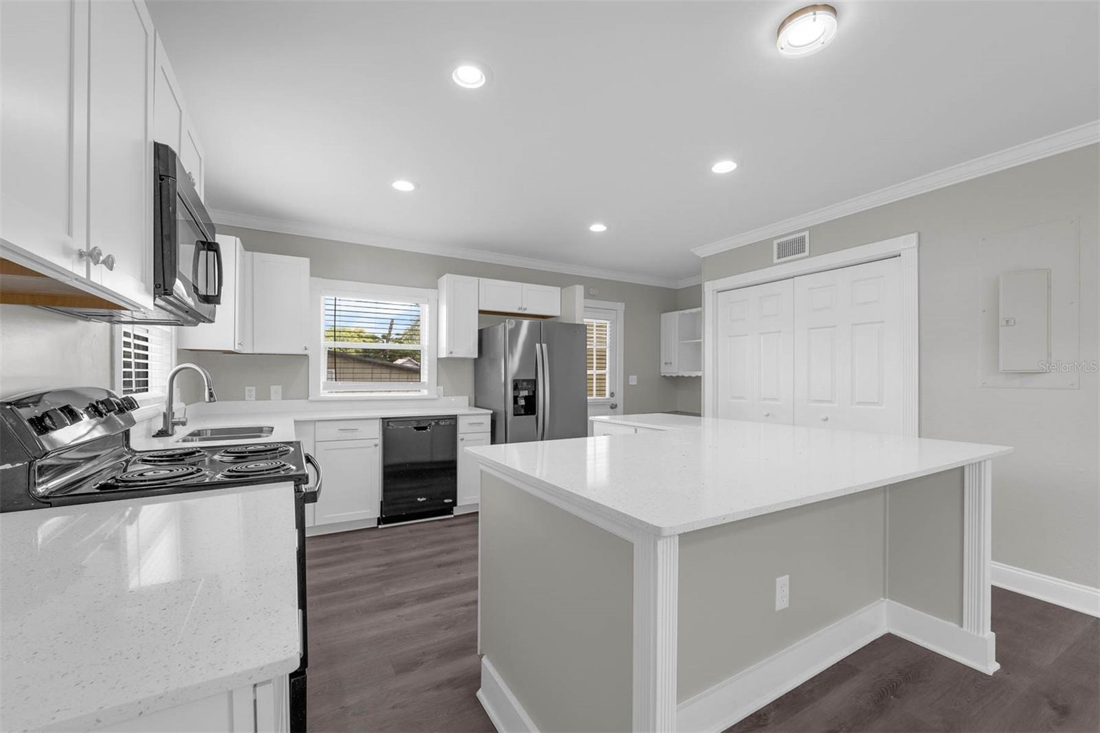 Image 19 of 42 For 803 Jersey Avenue