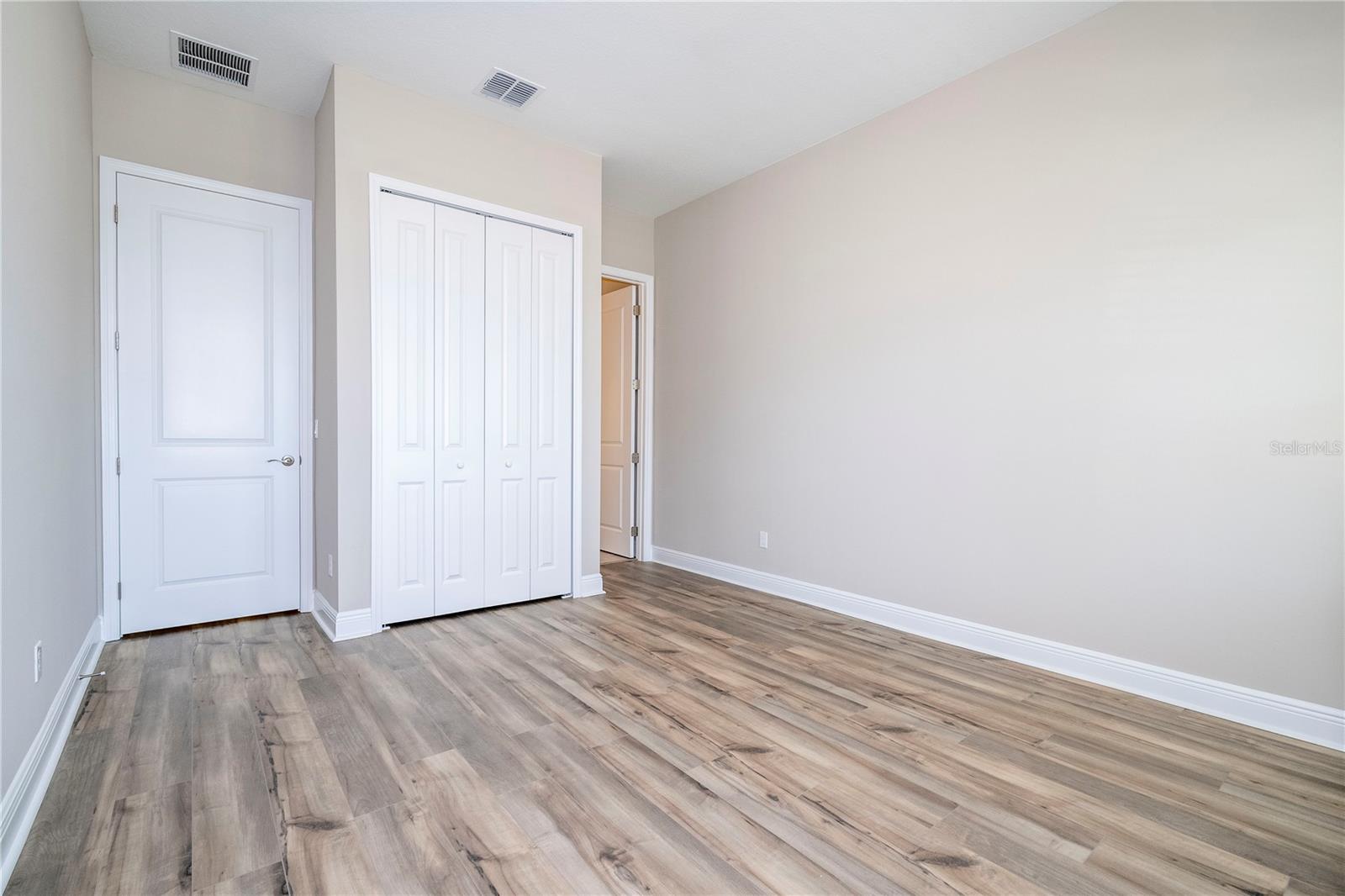Image 13 of 66 For 16103 Silver Brook Way