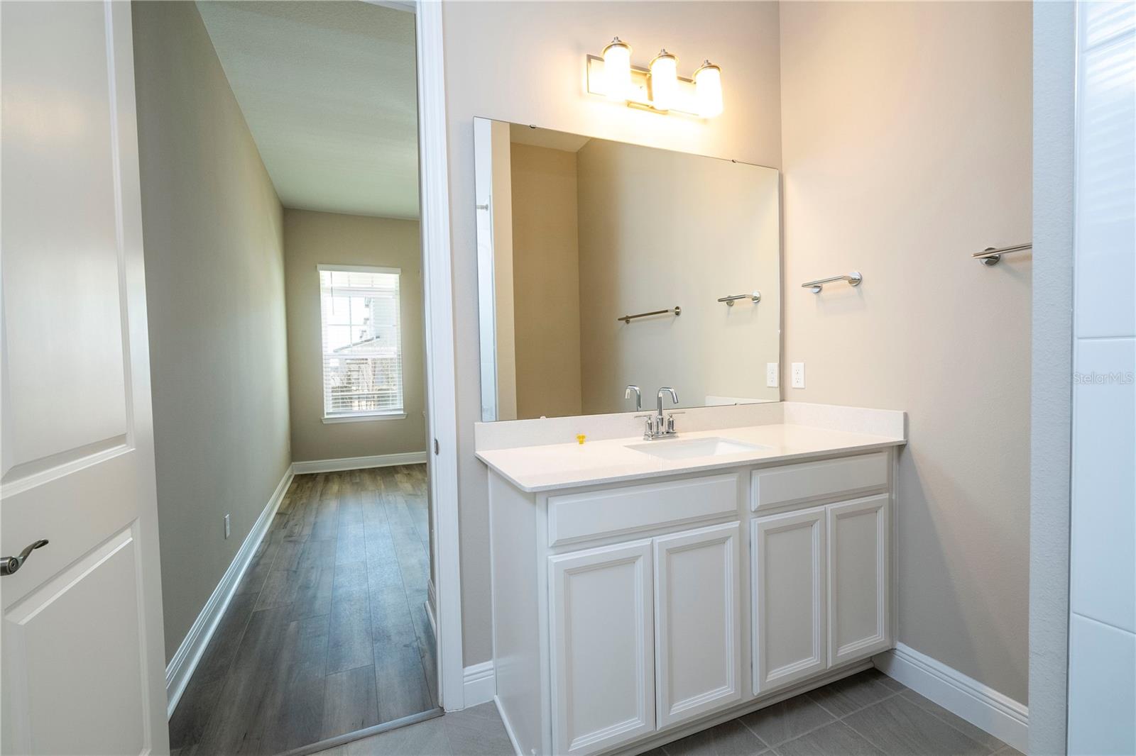 Image 17 of 66 For 16103 Silver Brook Way