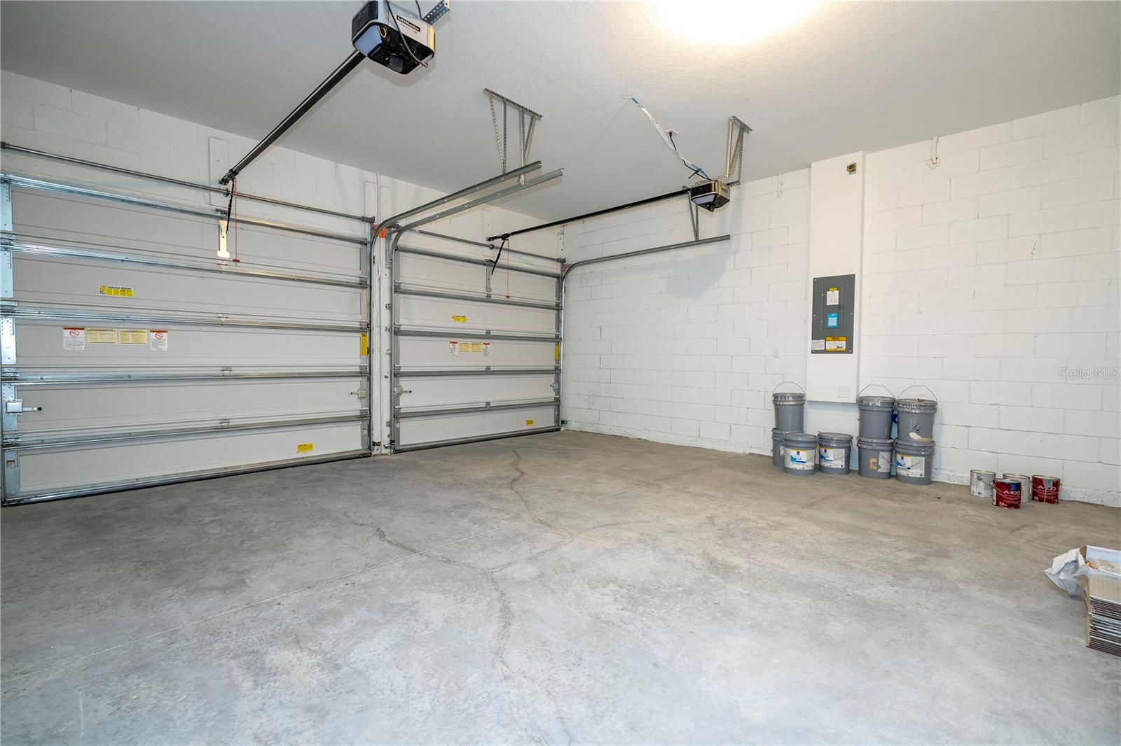 Image 18 of 66 For 16103 Silver Brook Way