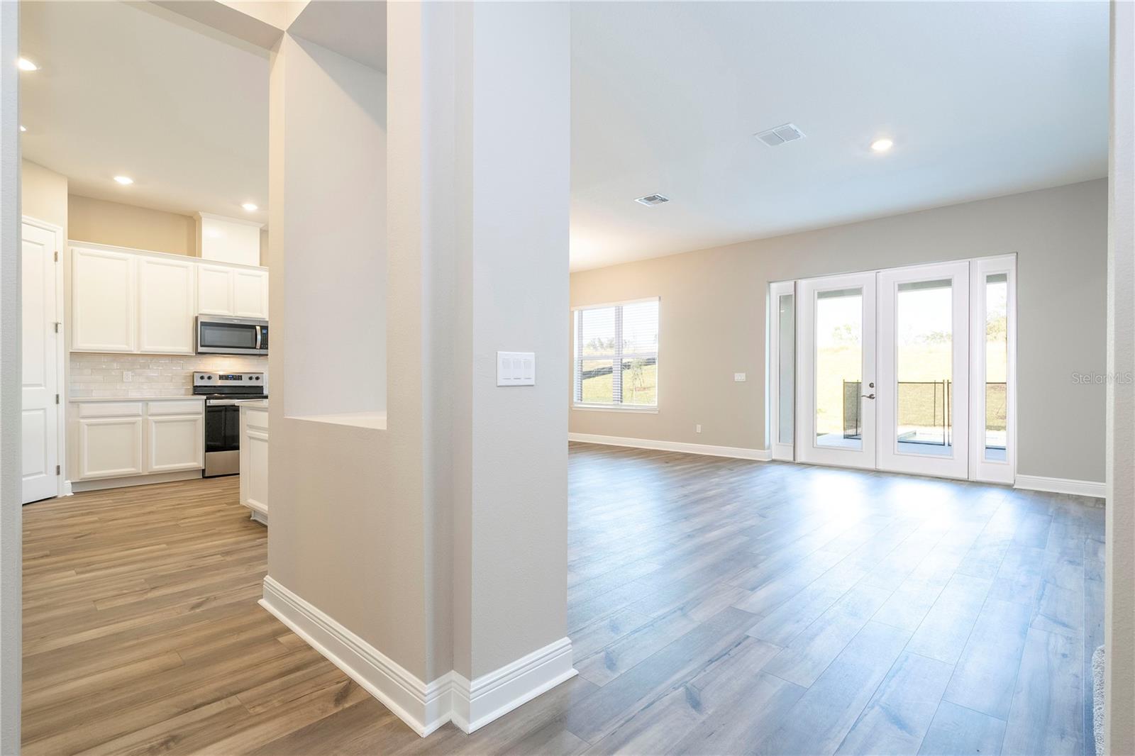 Image 23 of 66 For 16103 Silver Brook Way