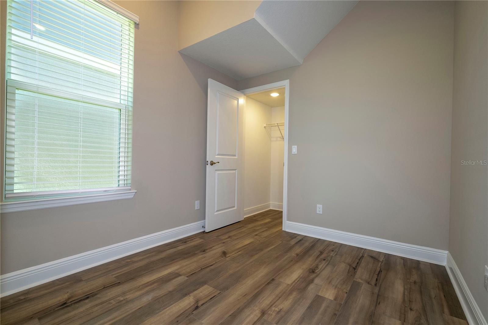 Image 34 of 66 For 16103 Silver Brook Way