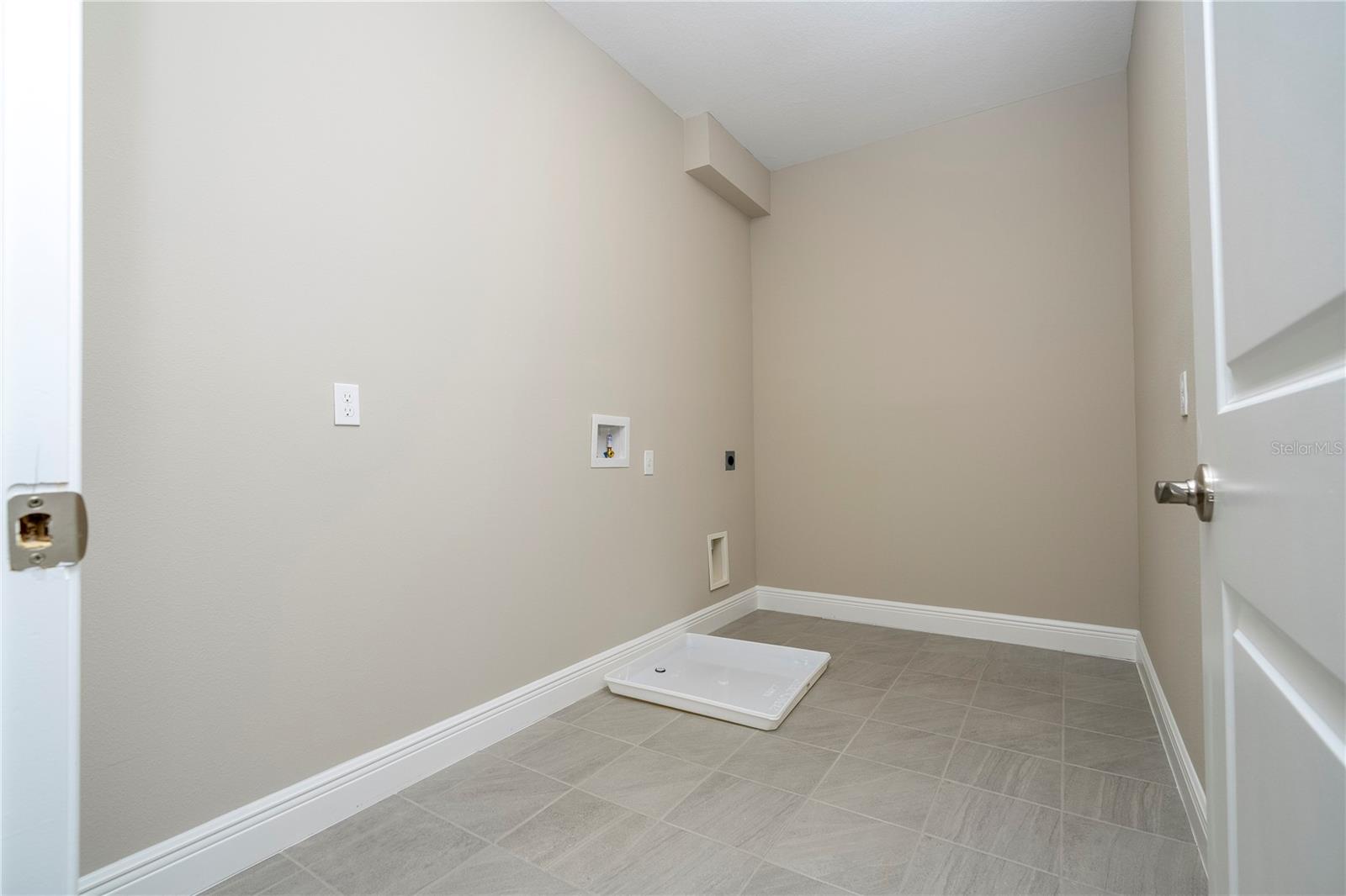 Image 42 of 66 For 16103 Silver Brook Way