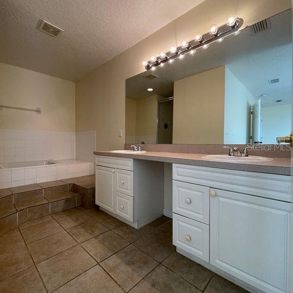 Image 17 of 27 For 2715 Fan Palm Drive