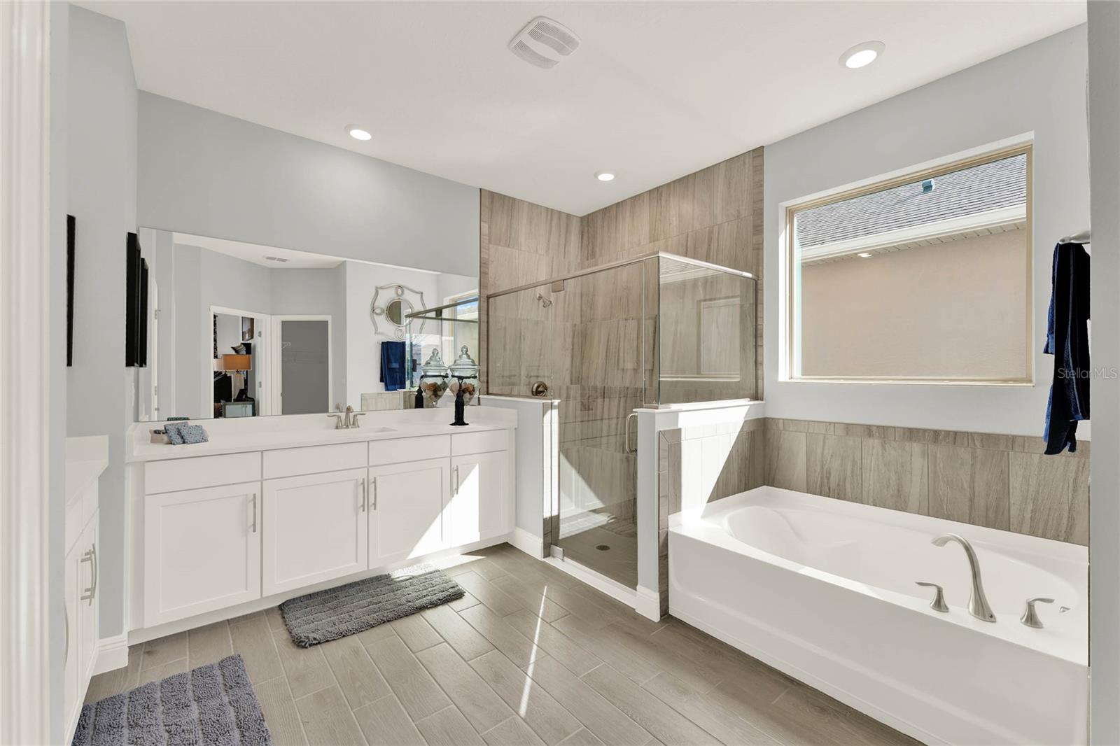 Image 13 of 33 For 11057 Hollow Bay Drive