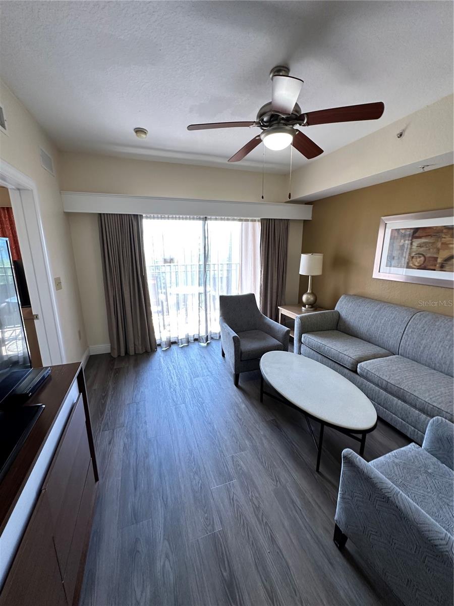 Image 18 of 52 For 12527 Floridays Resort Drive 506-e