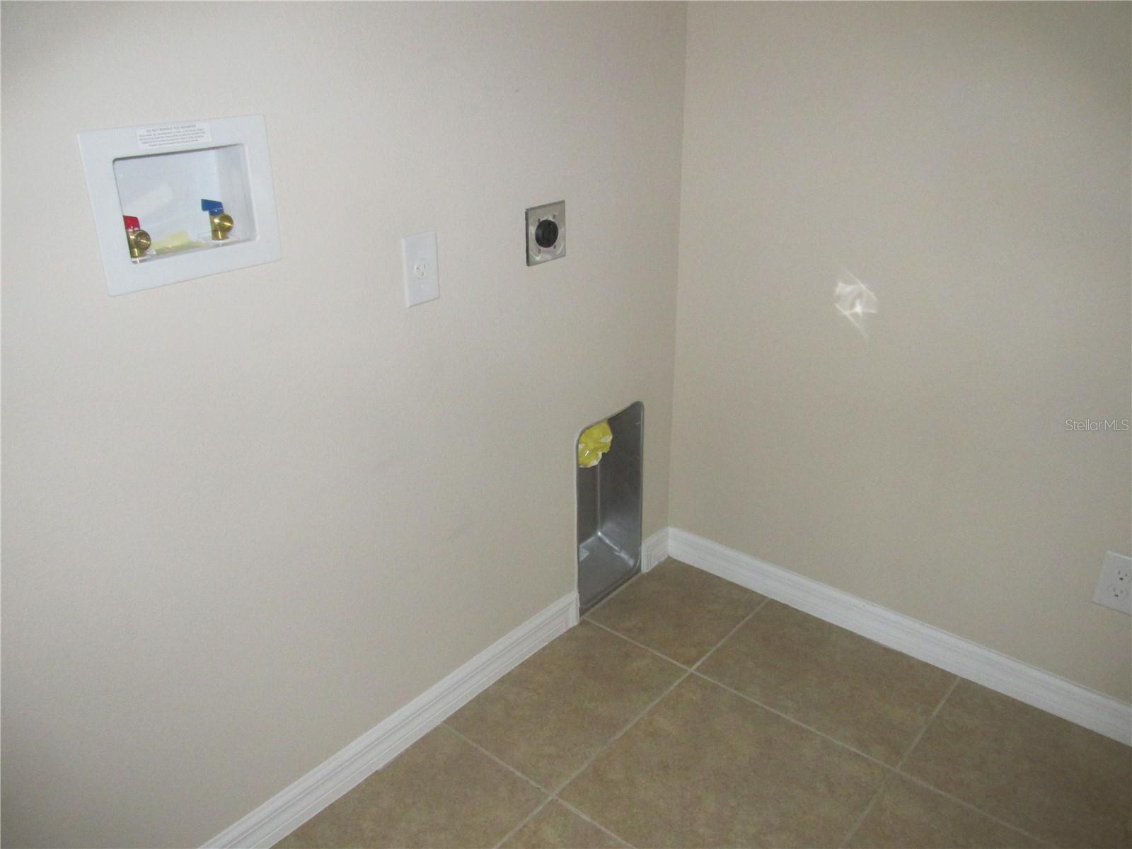 Image 13 of 15 For 4956 Maple Park Street