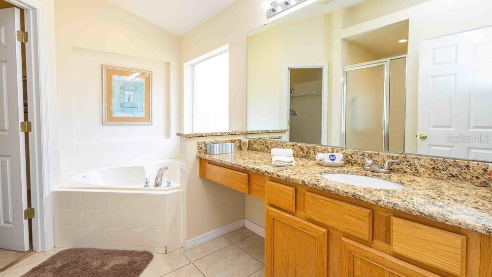 Image 28 of 57 For 2805 Lido Key Court