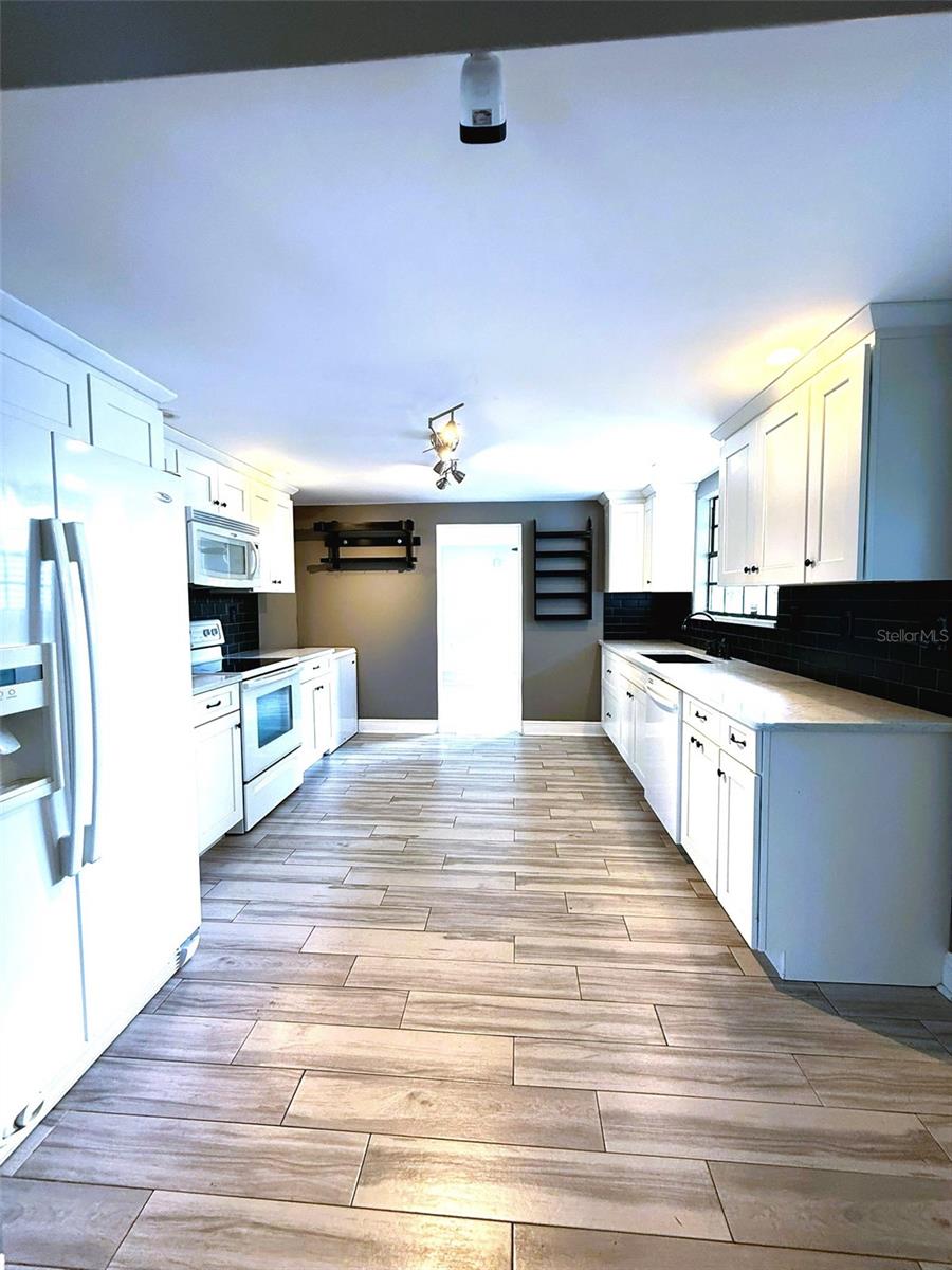Image 13 of 46 For 6615 Beamer Way