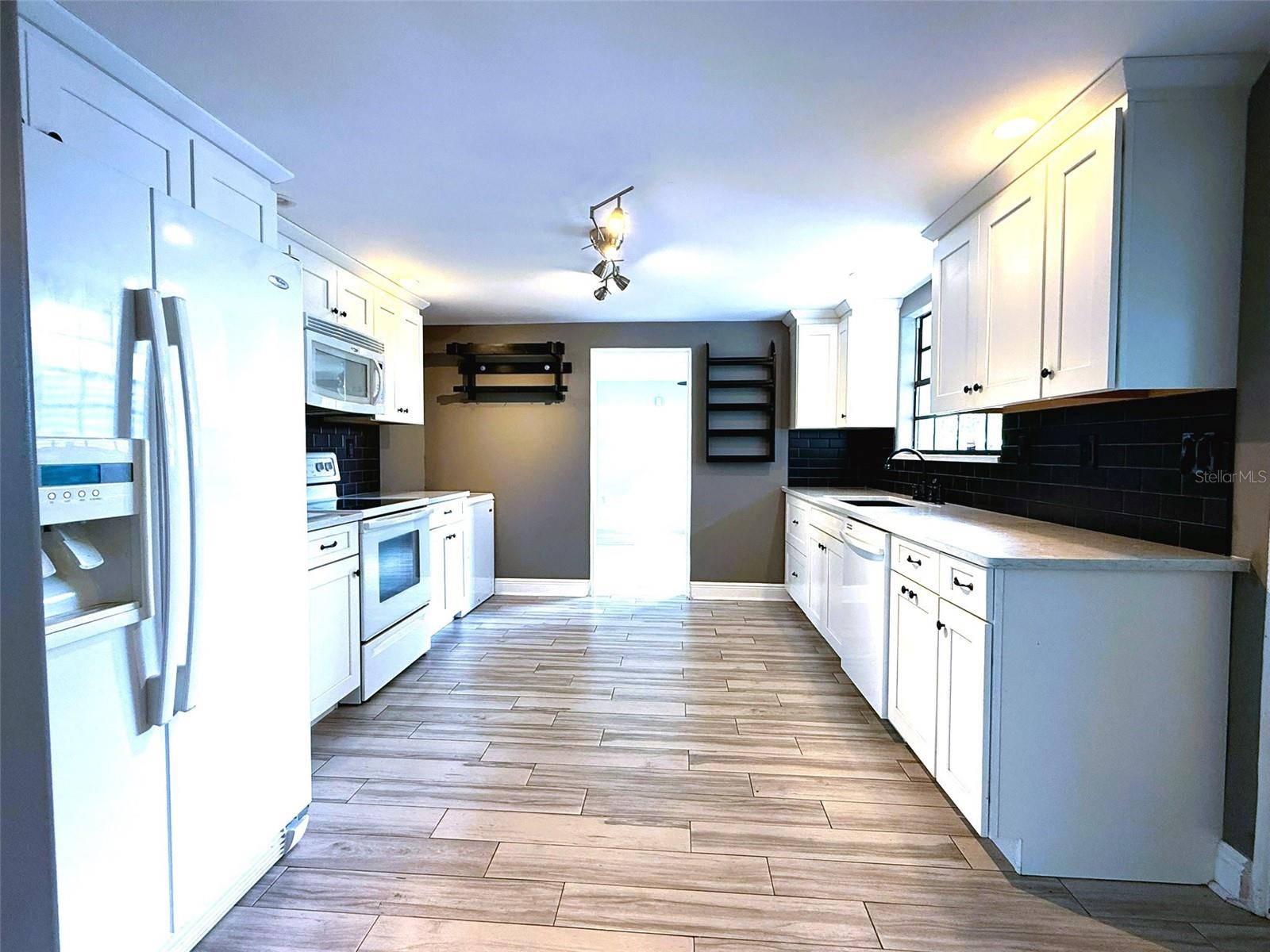 Image 14 of 46 For 6615 Beamer Way