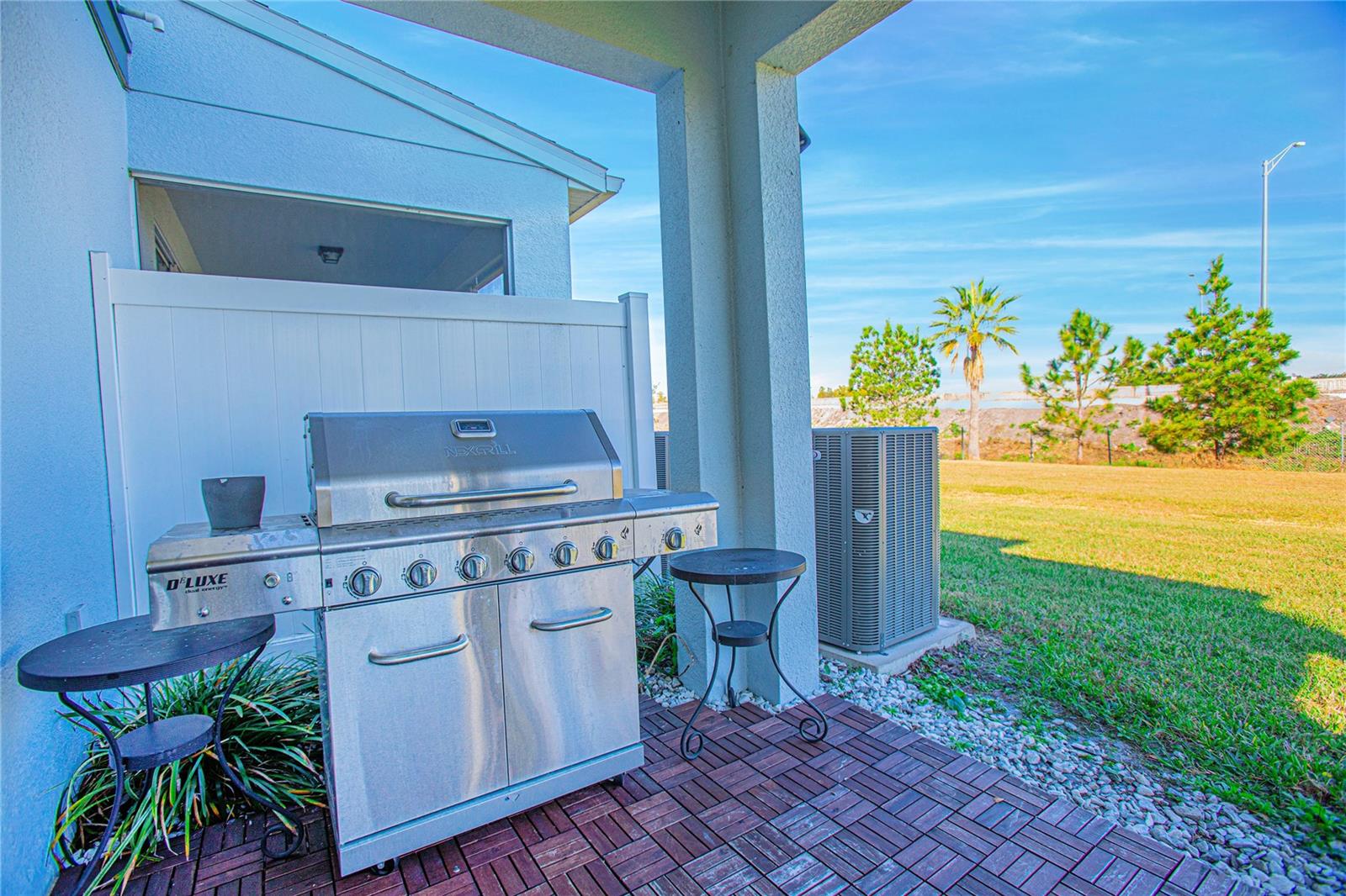 Image 12 of 23 For 3851 Plainview Drive