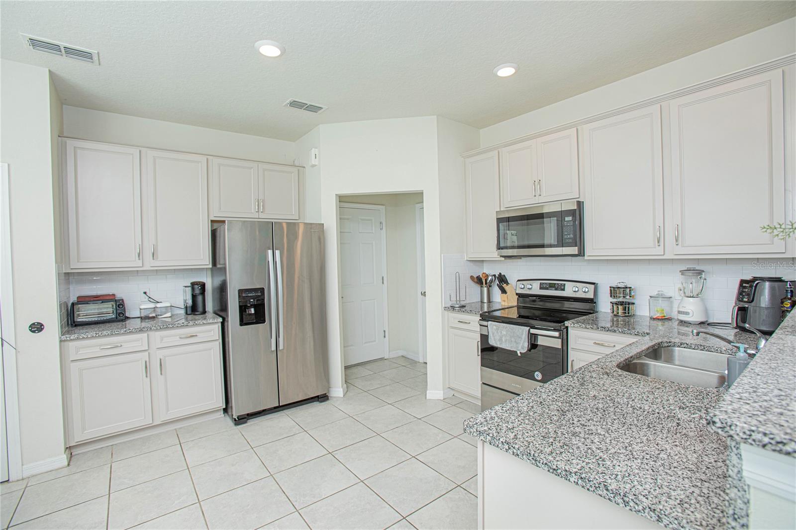 Image 2 of 23 For 3851 Plainview Drive