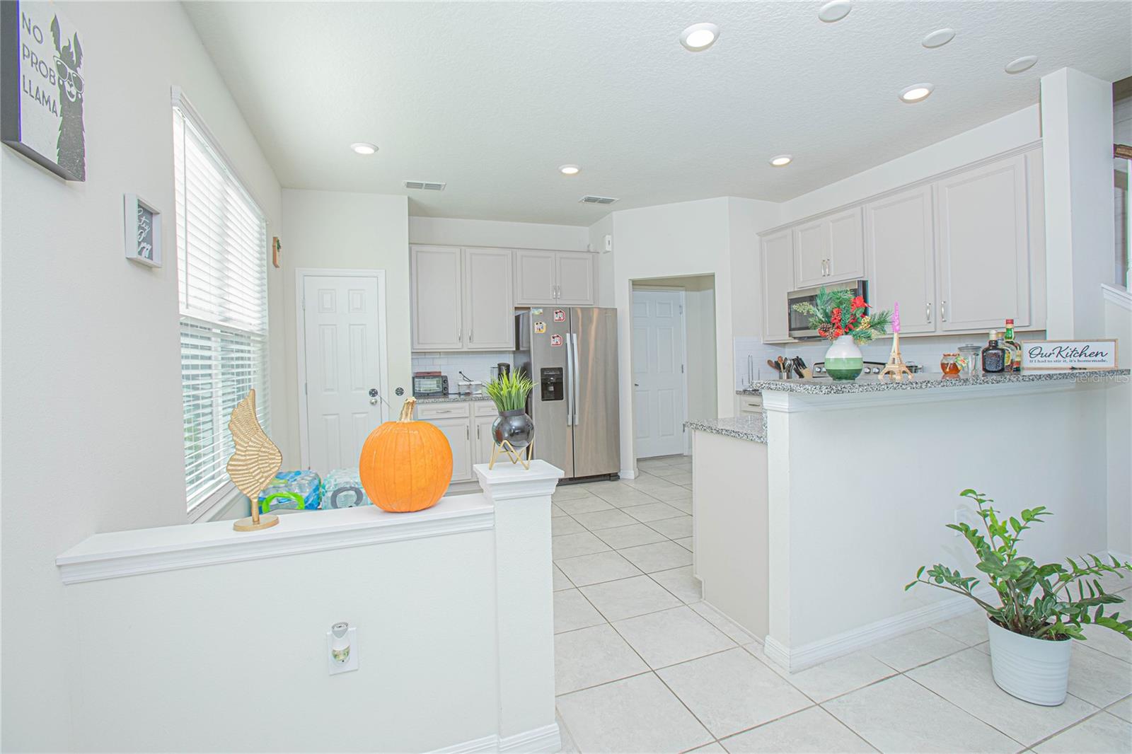 Image 3 of 23 For 3851 Plainview Drive