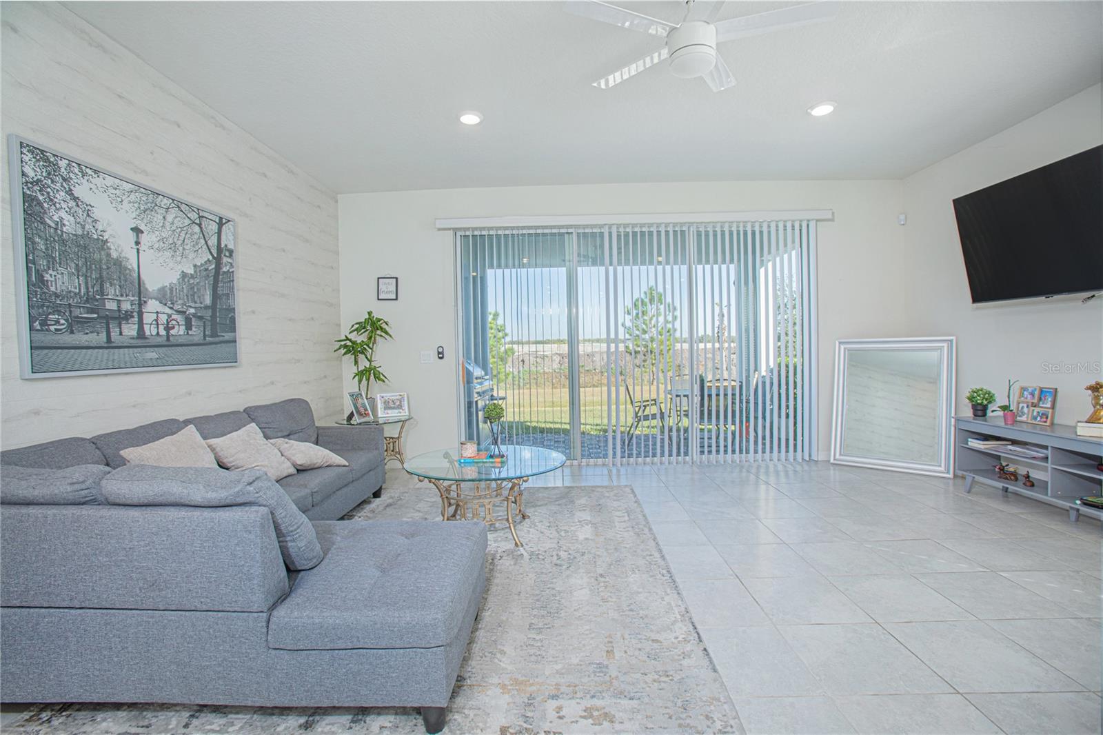 Image 5 of 23 For 3851 Plainview Drive