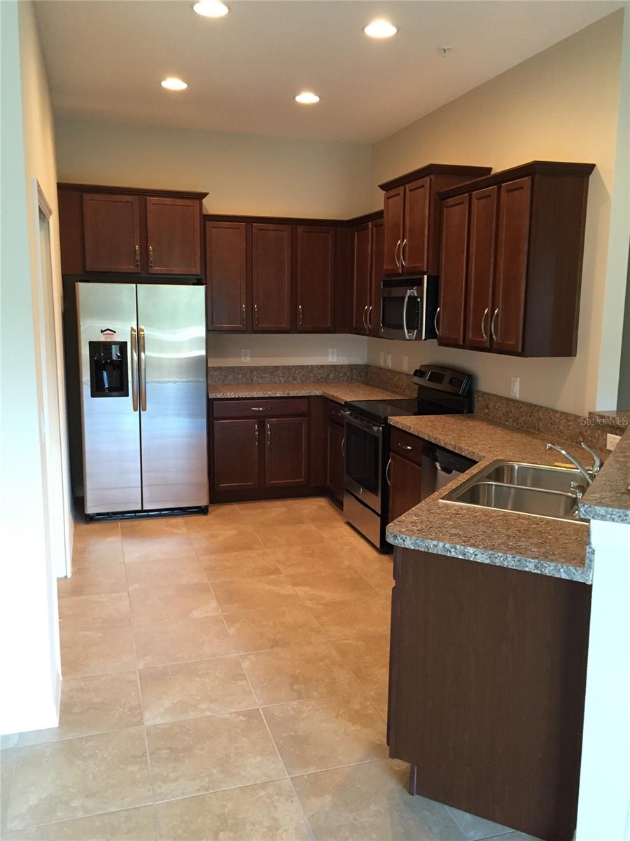 Image 2 of 24 For 10716 Dawson Lily Way 39a