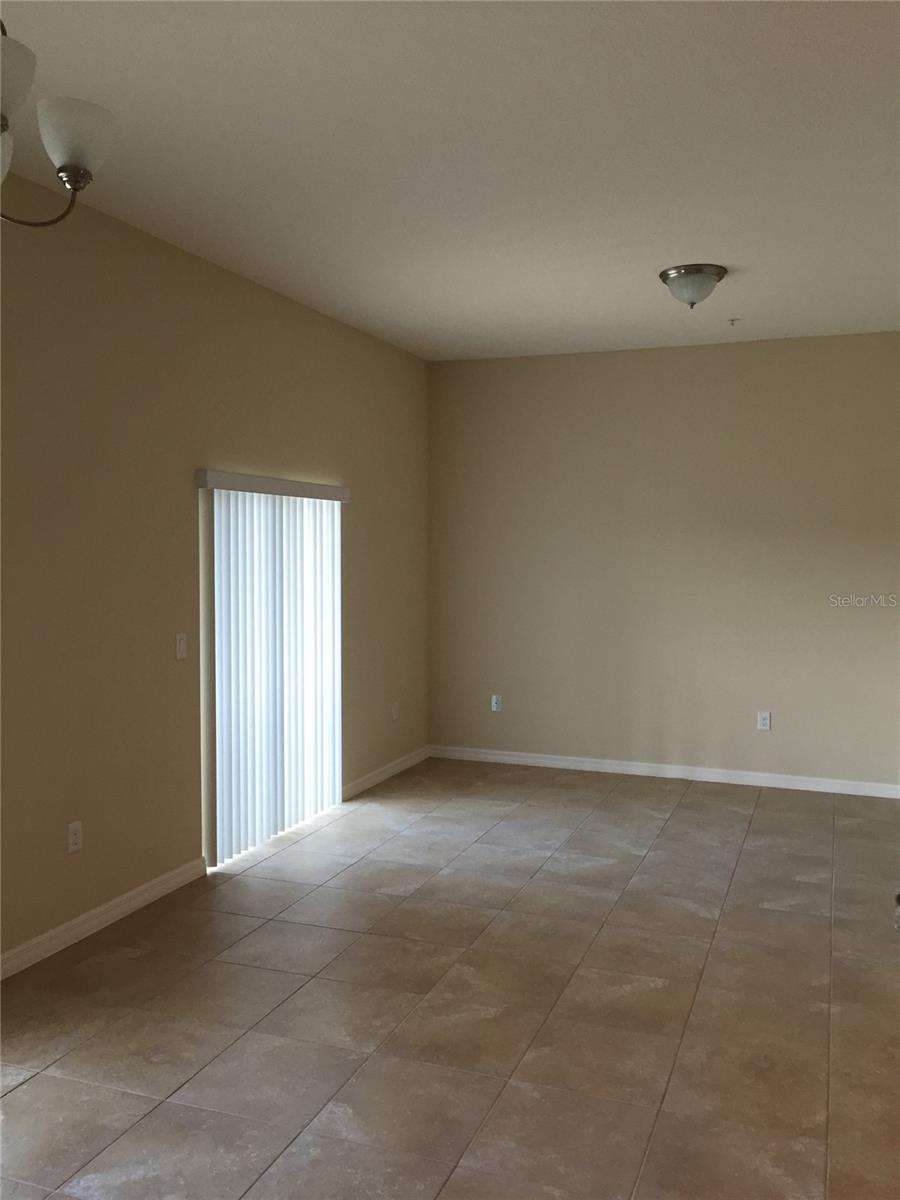 Image 3 of 24 For 10716 Dawson Lily Way 39a