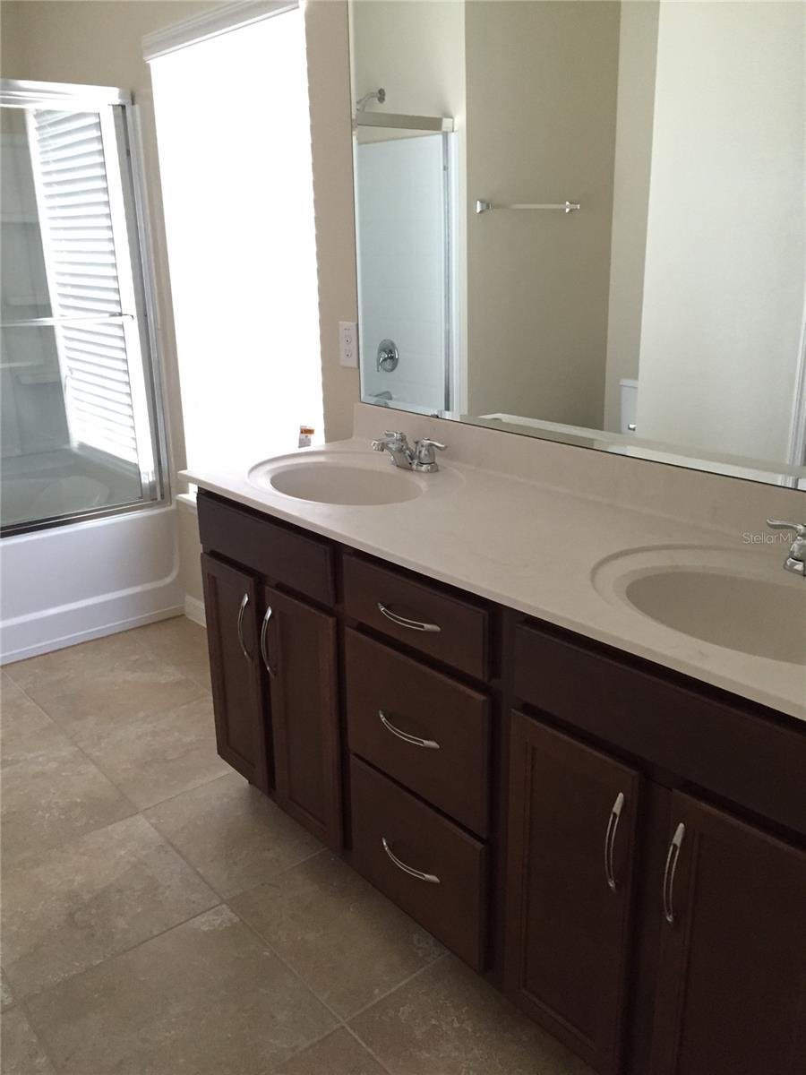 Image 4 of 24 For 10716 Dawson Lily Way 39a