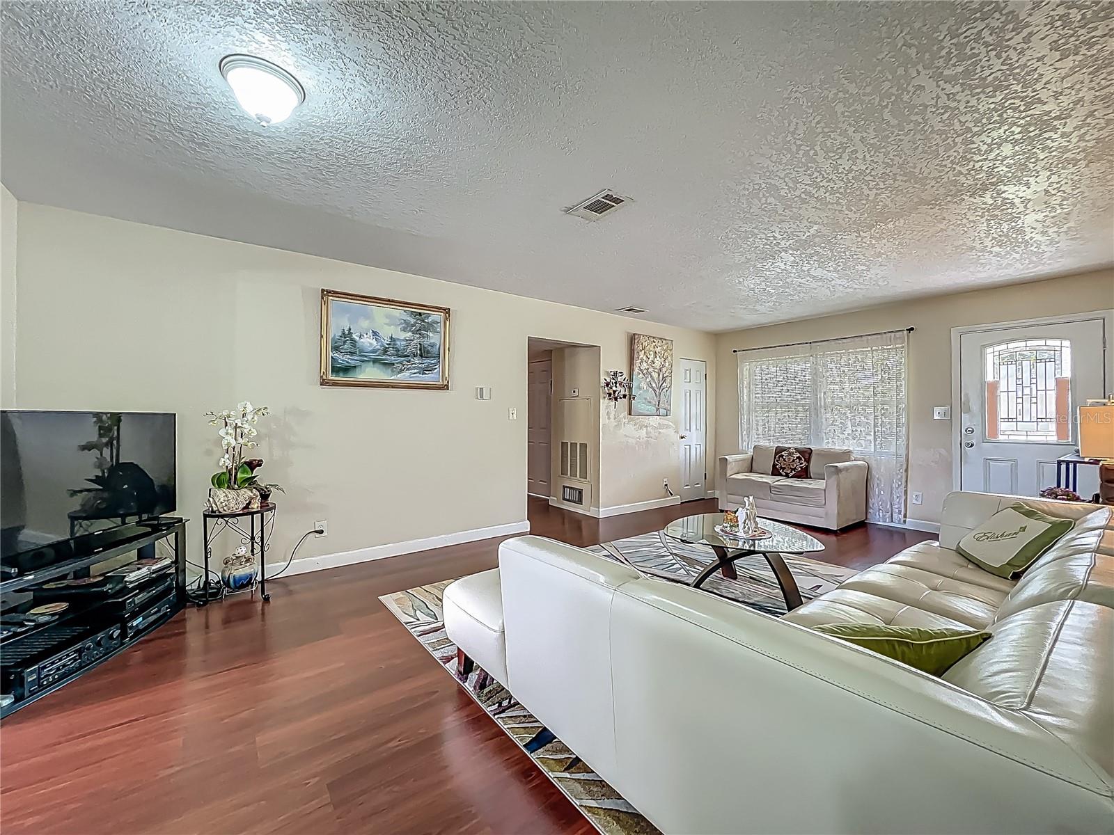 Image 12 of 51 For 920 Gloriosa Avenue