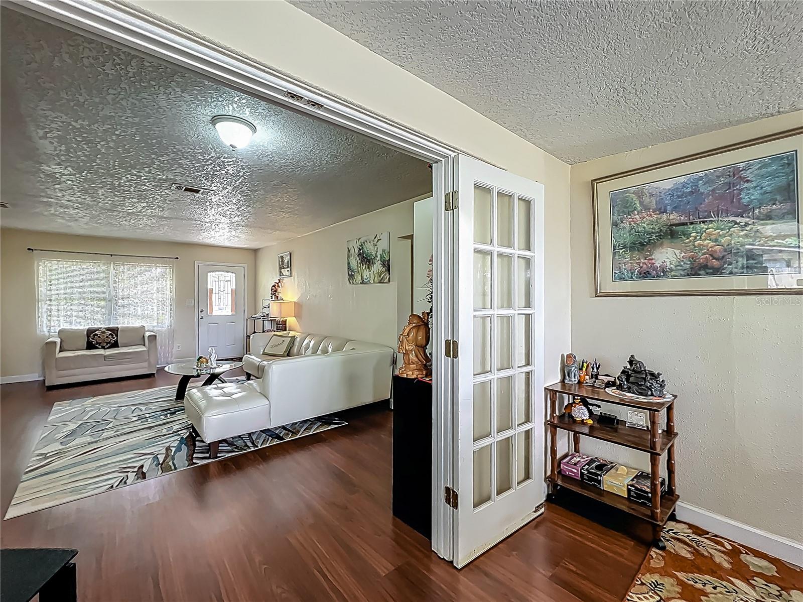 Image 14 of 51 For 920 Gloriosa Avenue
