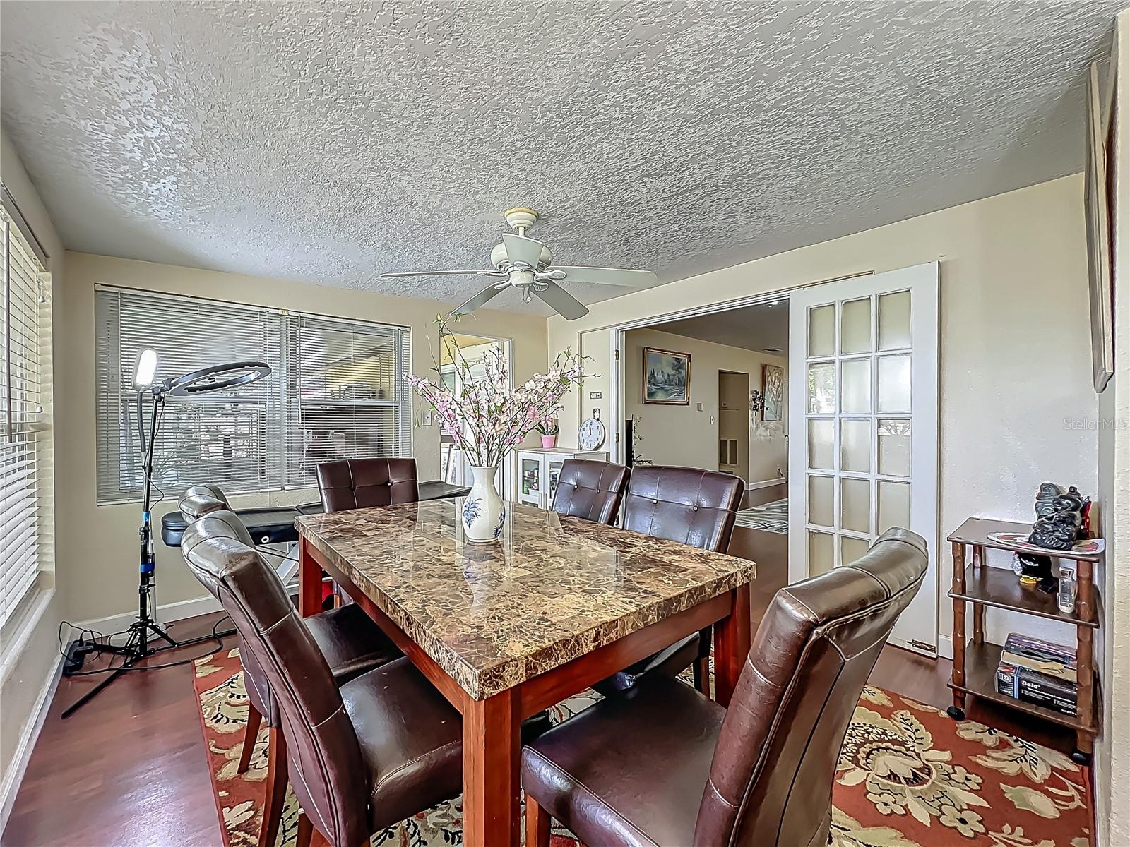 Image 16 of 51 For 920 Gloriosa Avenue