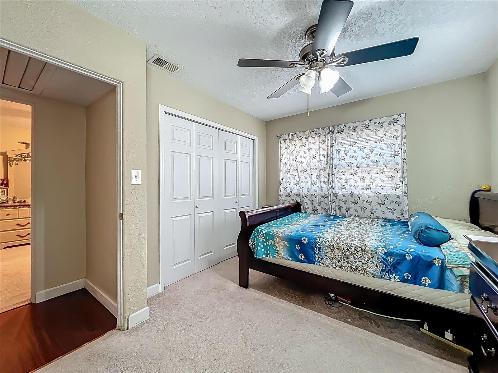 Image 26 of 51 For 920 Gloriosa Avenue