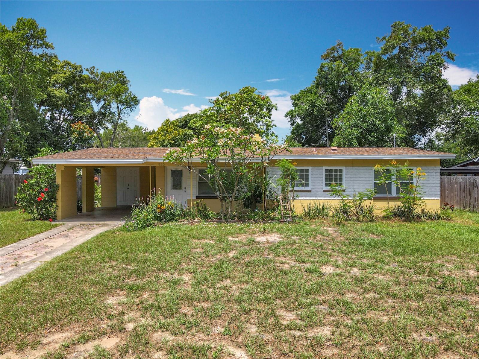 Image 3 of 51 For 920 Gloriosa Avenue