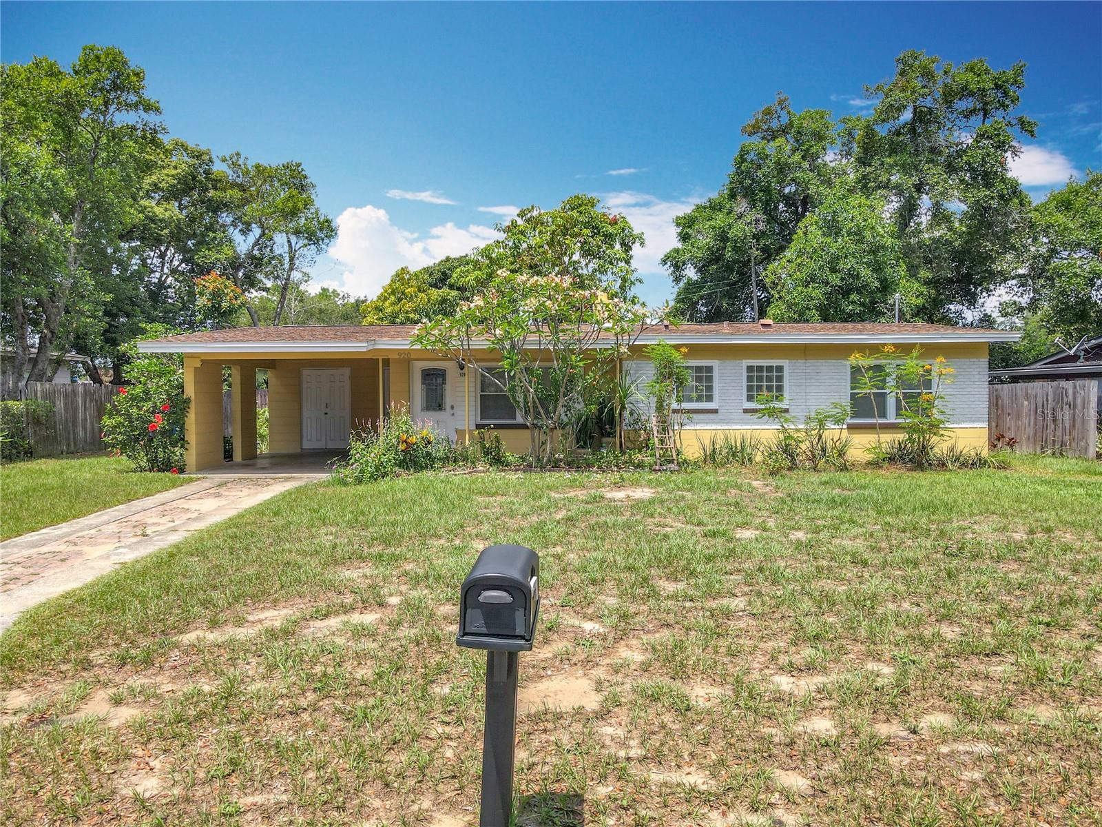 Image 42 of 51 For 920 Gloriosa Avenue