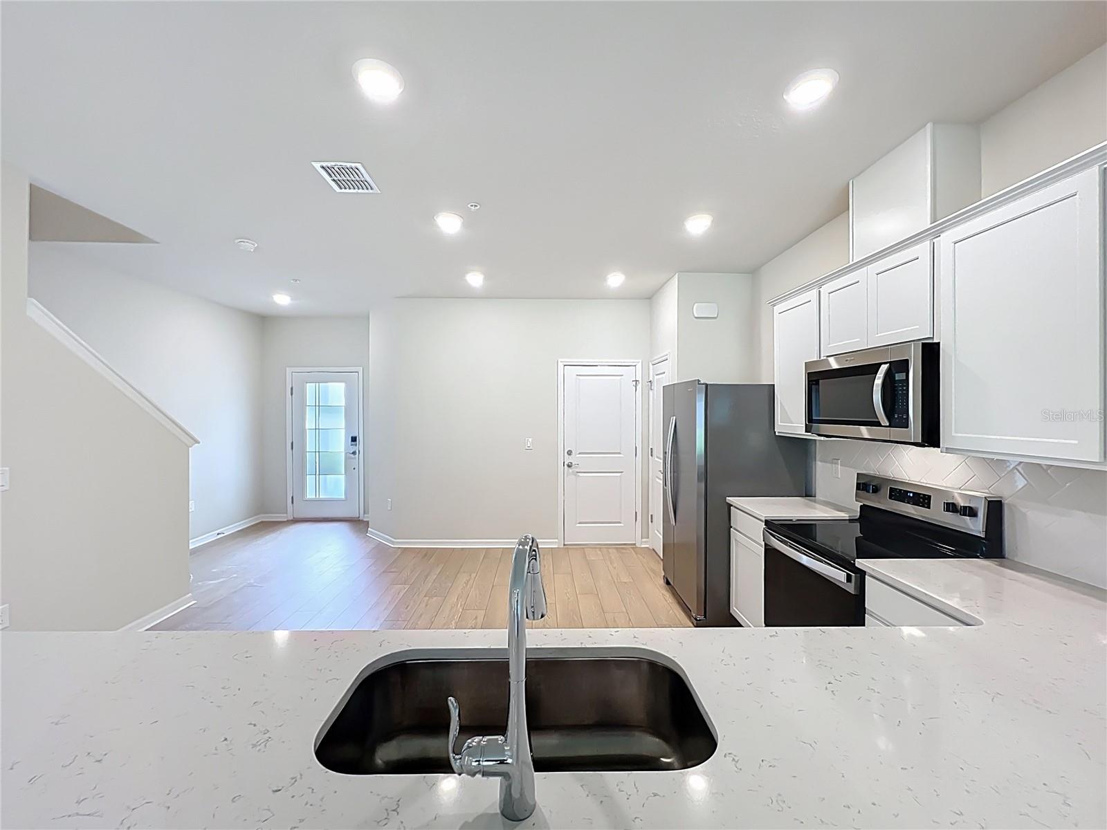 Image 19 of 54 For 431 Meadowland Point