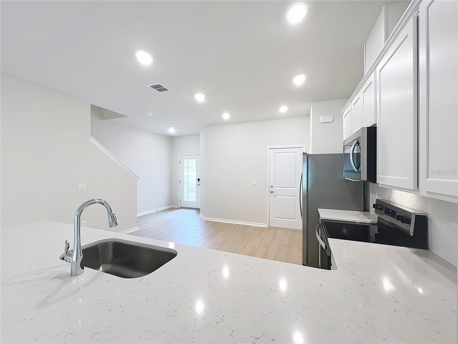 Image 20 of 54 For 431 Meadowland Point