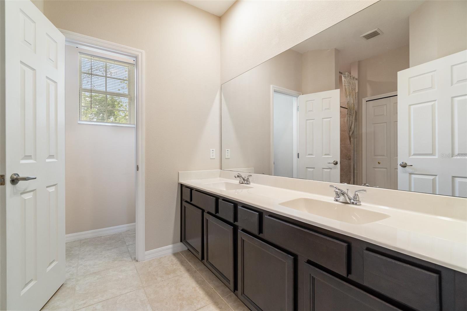 Image 19 of 32 For 611 Curly Fern Lane