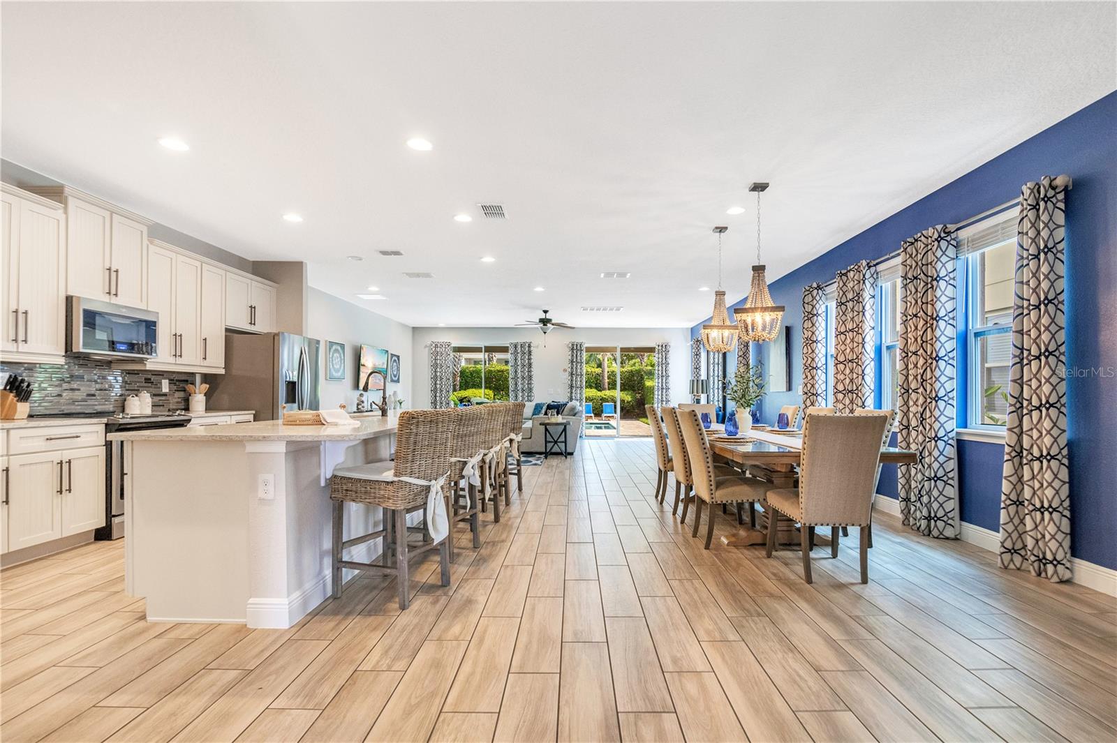 Image 4 of 61 For 7647 Fairfax Drive