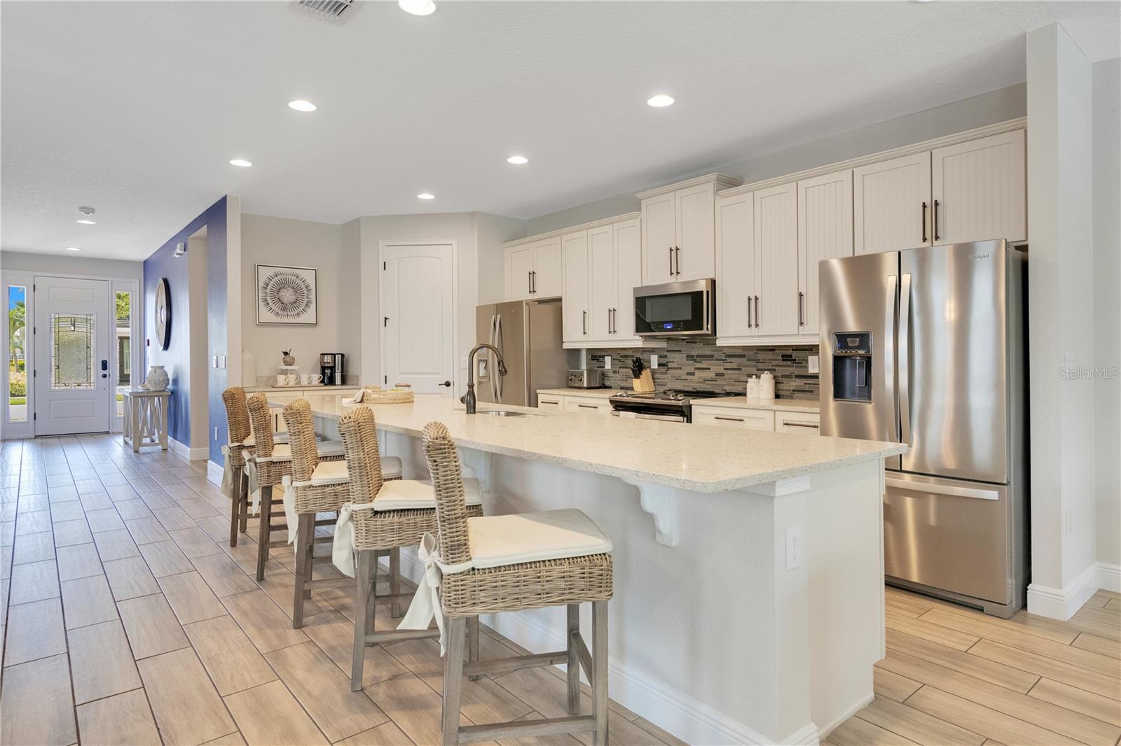 Image 6 of 61 For 7647 Fairfax Drive