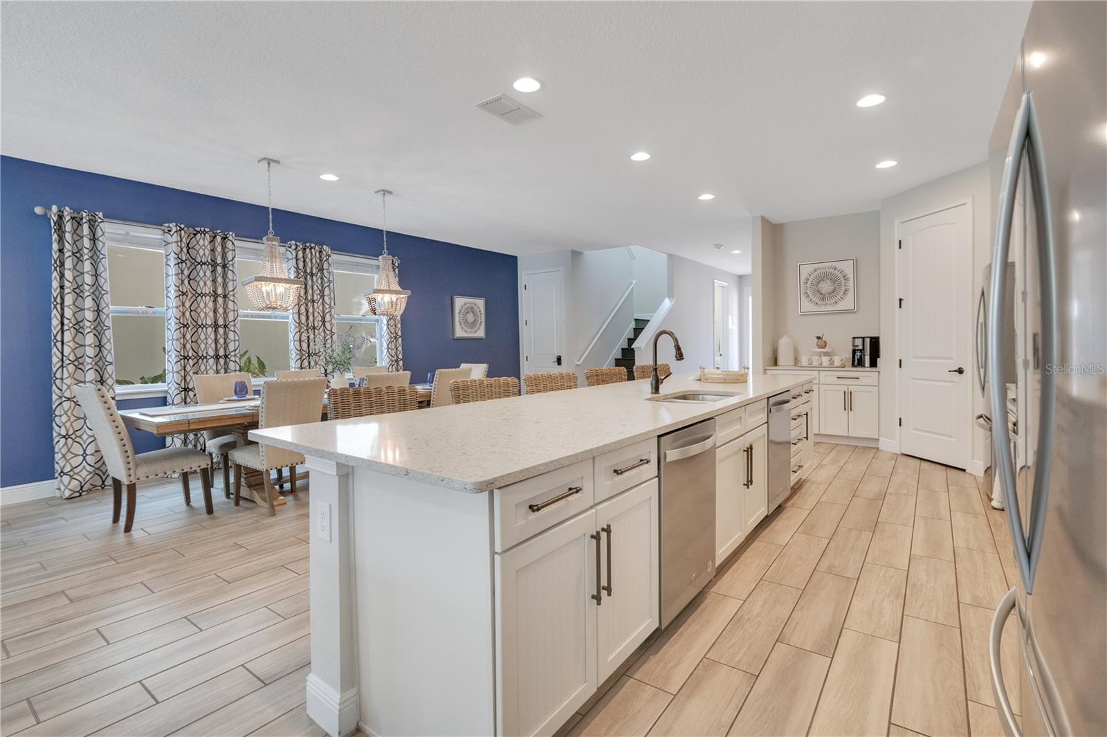 Image 8 of 61 For 7647 Fairfax Drive