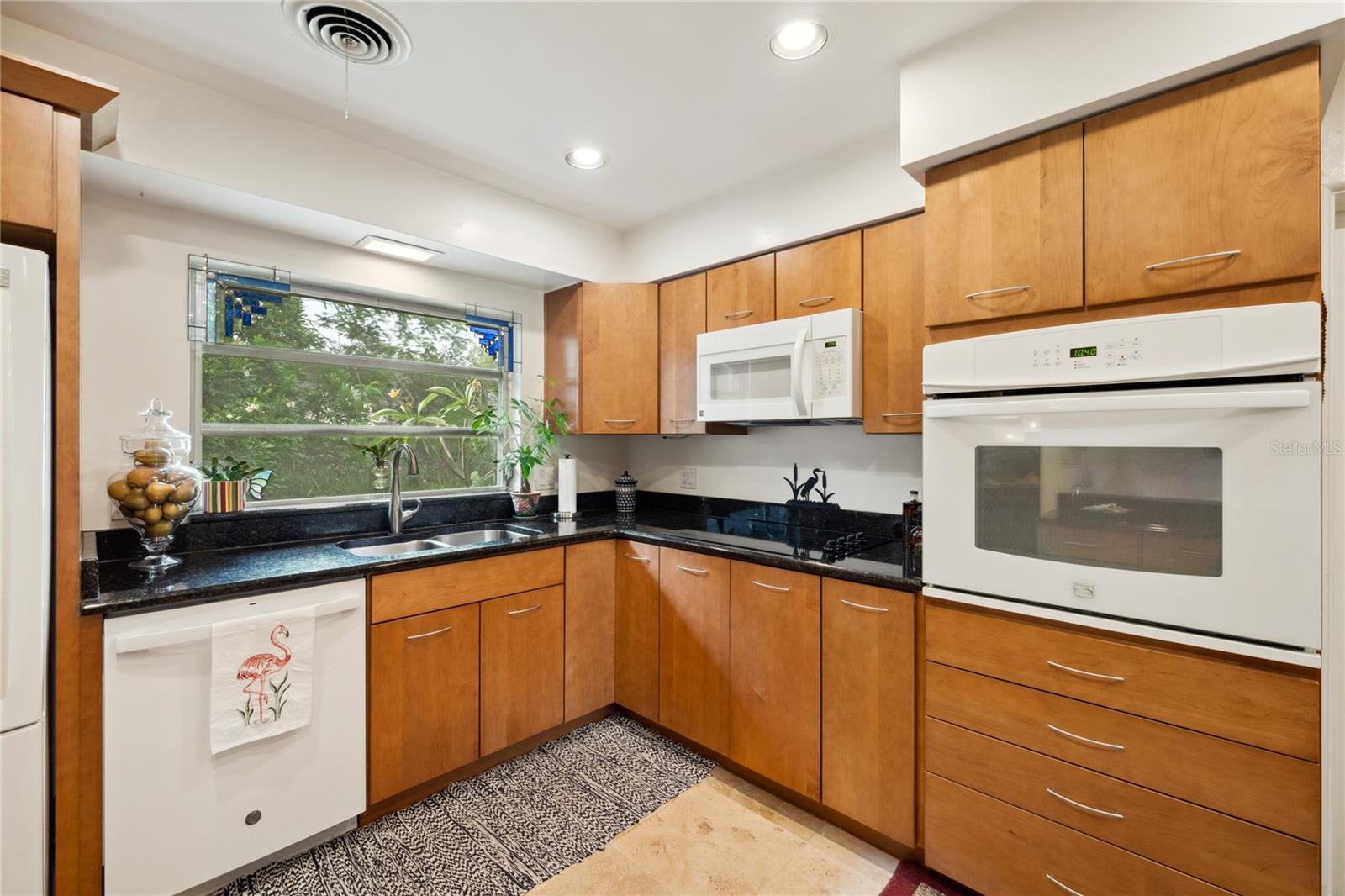 Image 9 of 26 For 1516 Arthur Street