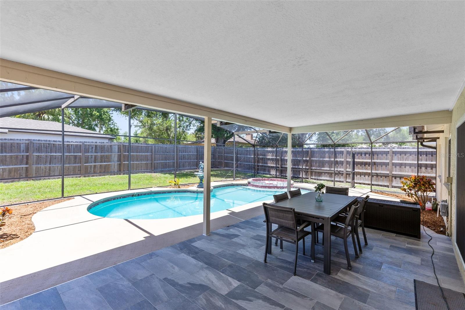 Image 19 of 26 For 525 Southport Drive