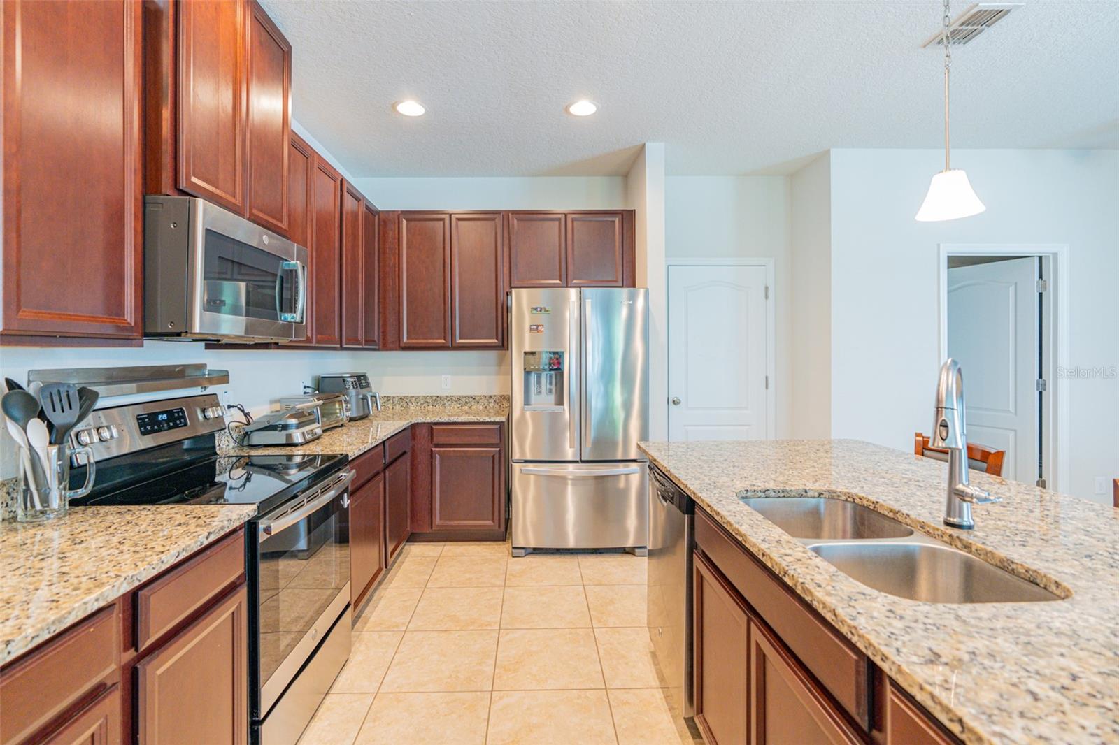 Image 3 of 37 For 87 Delacorte Way