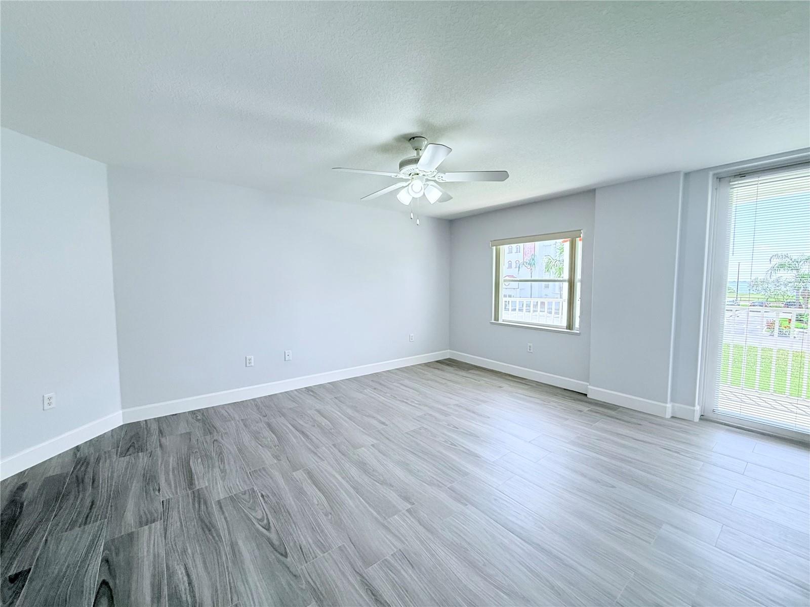 Image 21 of 68 For 8922 Laguna Lane 201
