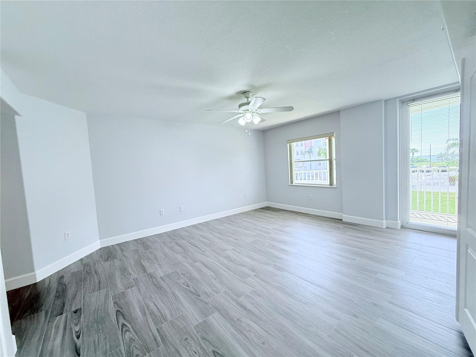 Image 22 of 68 For 8922 Laguna Lane 201