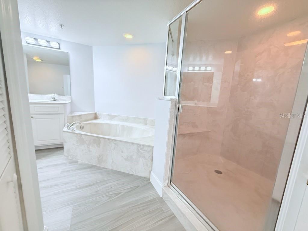 Image 25 of 68 For 8922 Laguna Lane 201