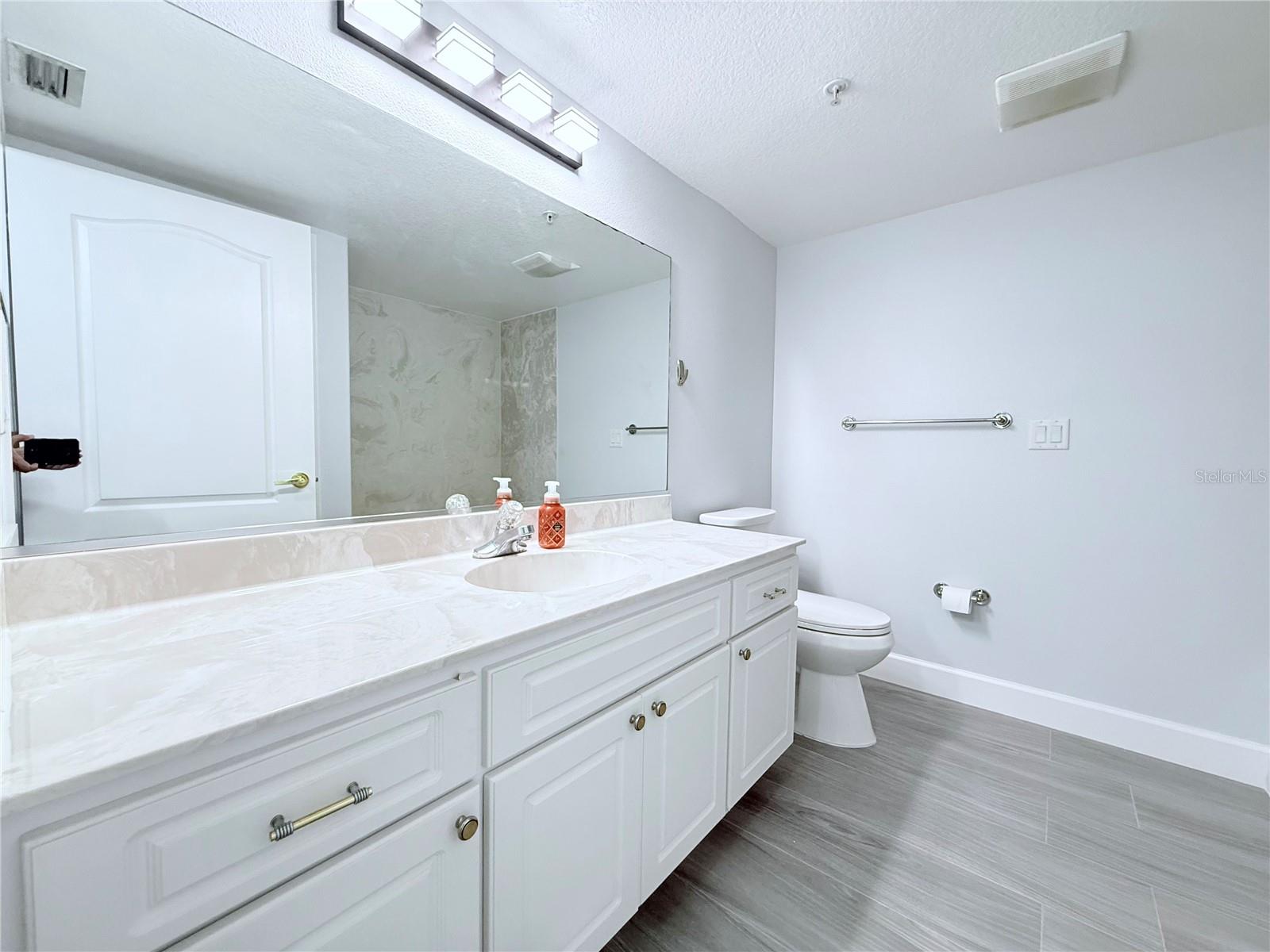 Image 32 of 68 For 8922 Laguna Lane 201