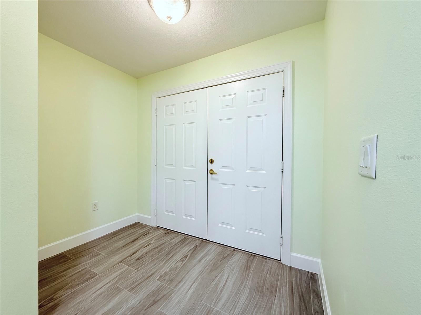 Image 33 of 68 For 8922 Laguna Lane 201